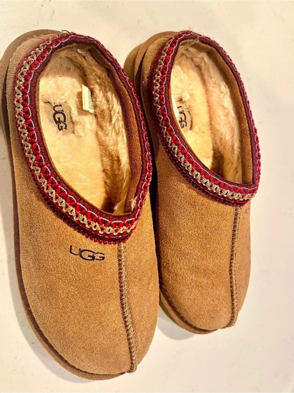 UGG Tasman Slipper Brown & Red Trim Sz42